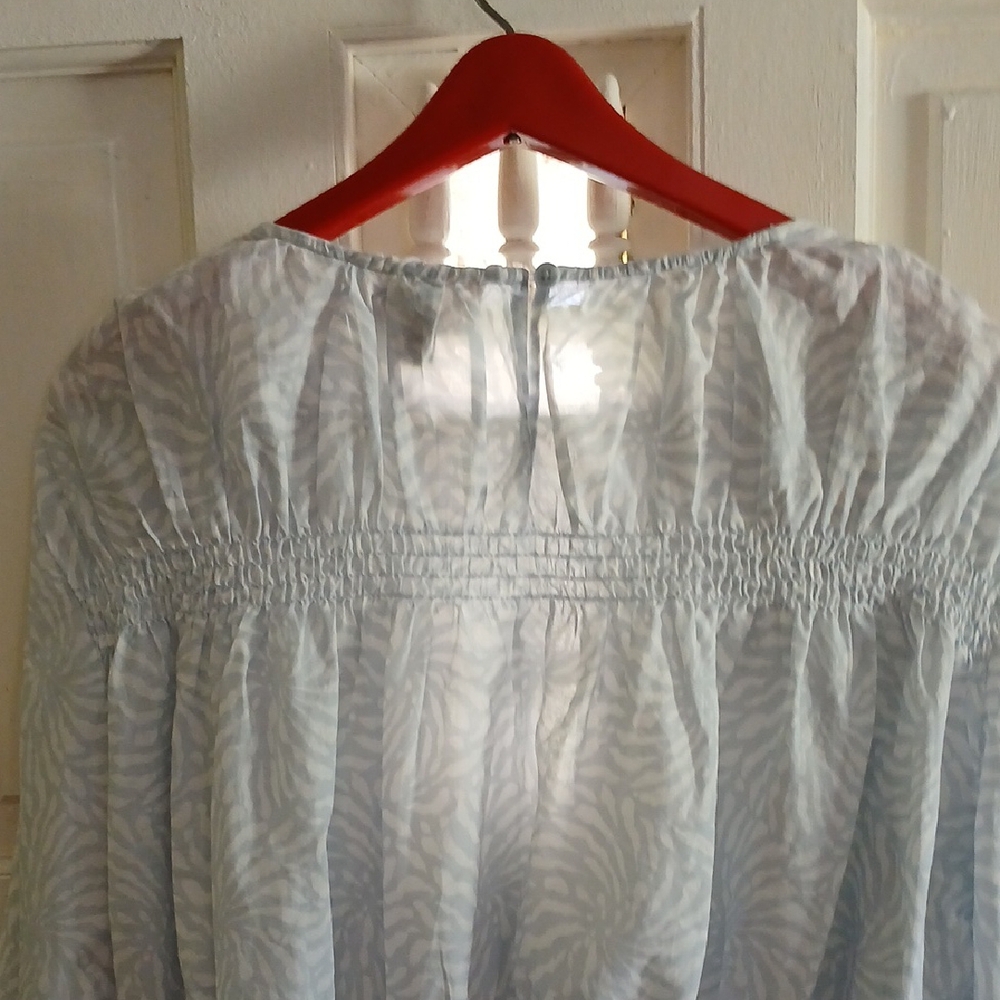 Universal Thread Light Gray Blouse.Boho Styler. - image 4